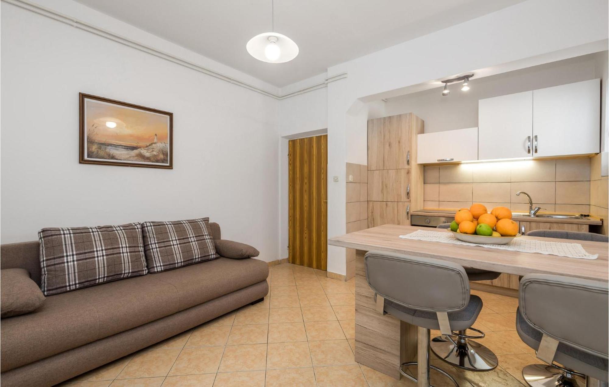 1 Bedroom Amazing Apartment In 캄포르 외부 사진