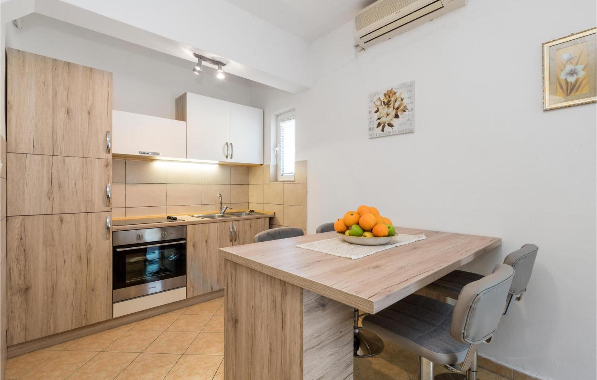 1 Bedroom Amazing Apartment In 캄포르 외부 사진